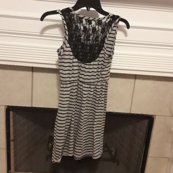 Gray & Black Striped Papaya Dress Size Small - Picture 4 of 6